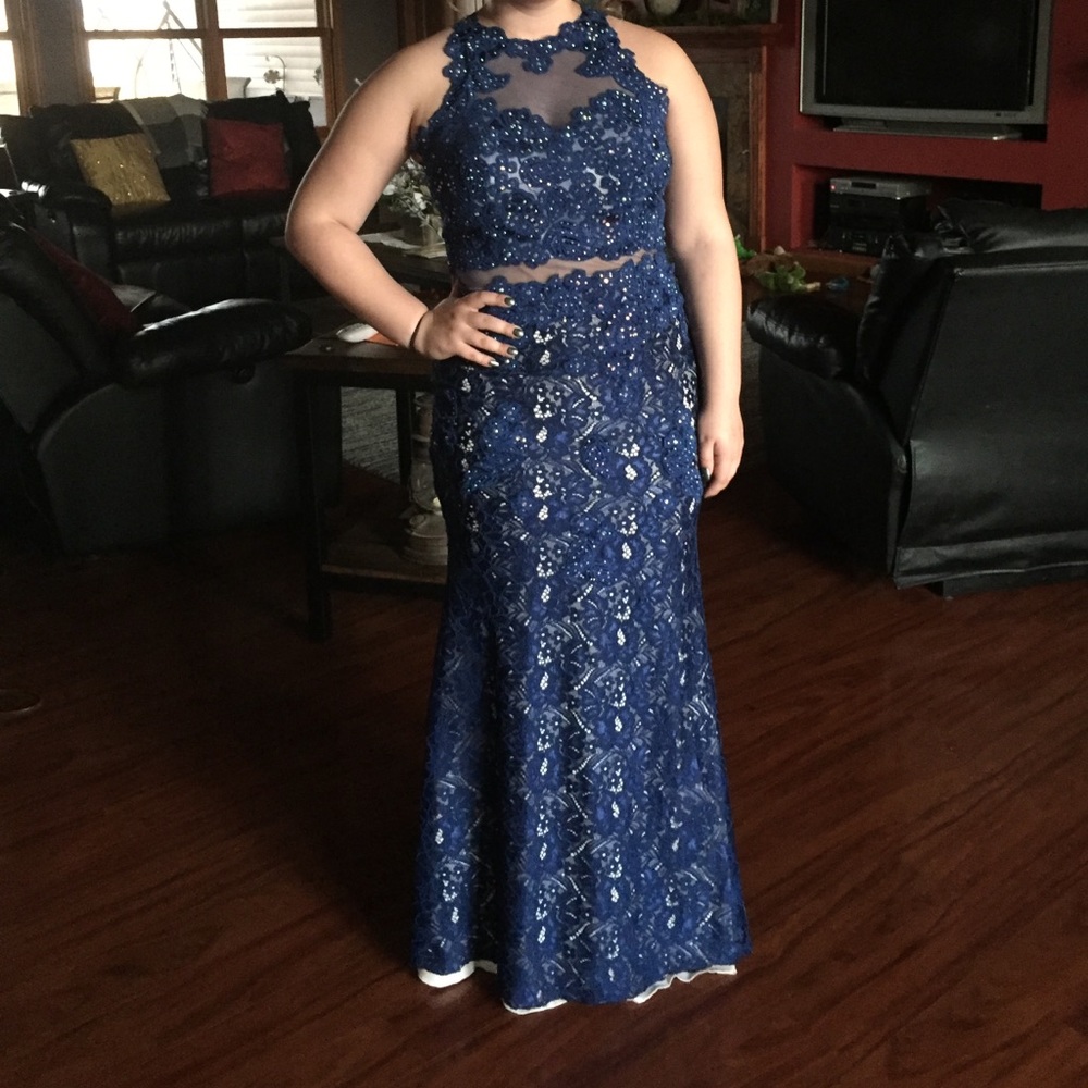 Dress - Picture 1 of 3